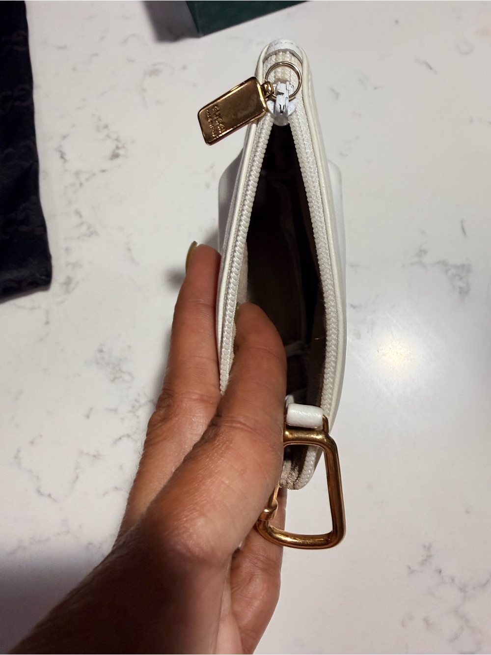 Gucci White Leather Mini Coin Pouch with Gold Zipper - Picture 4 of 13